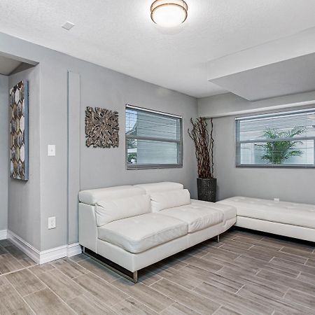 Modern House In Clearwater With Access To A Shared Swimming Pool Apartment Safety Harbor Bagian luar foto