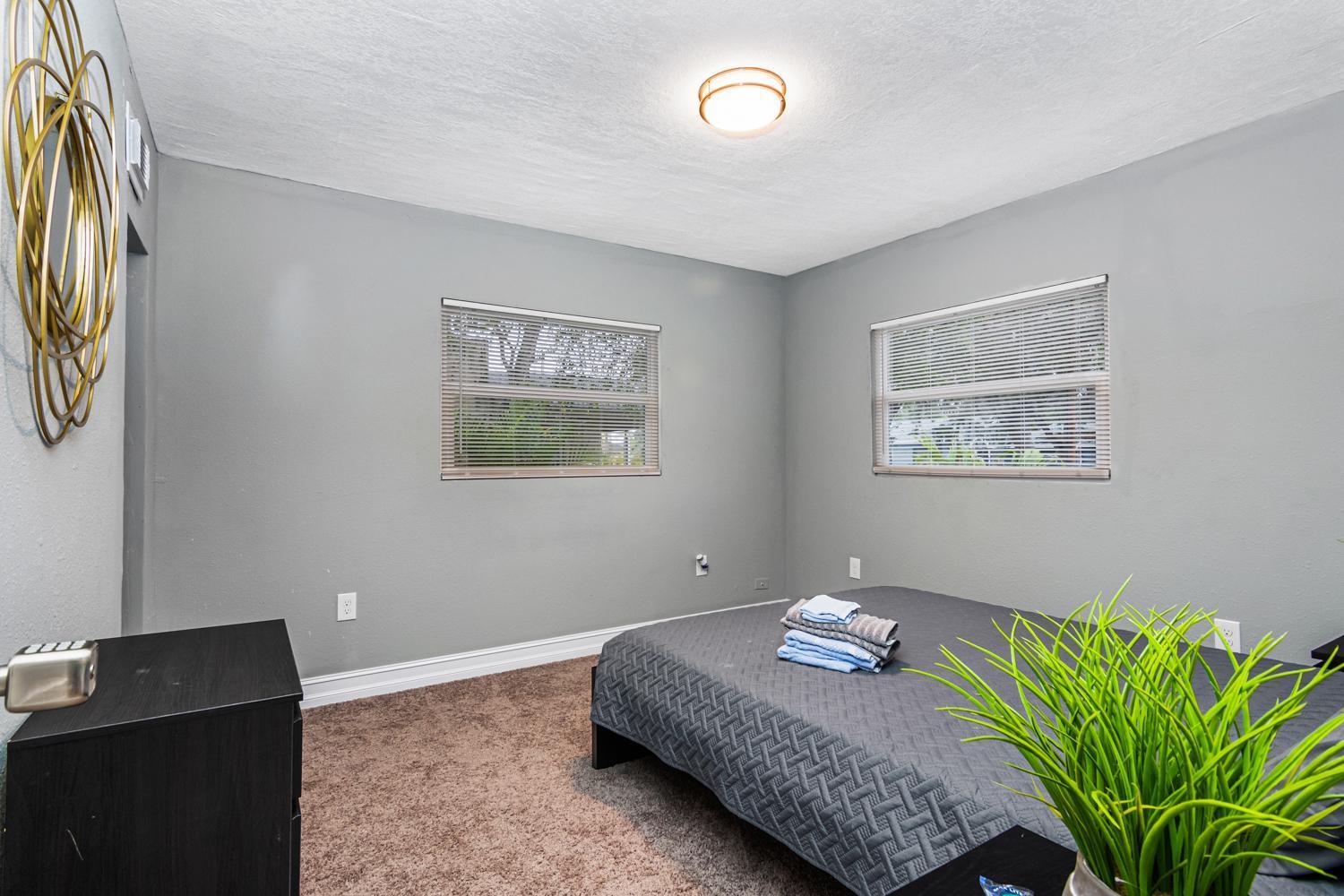 Modern House In Clearwater With Access To A Shared Swimming Pool Apartment Safety Harbor Bagian luar foto